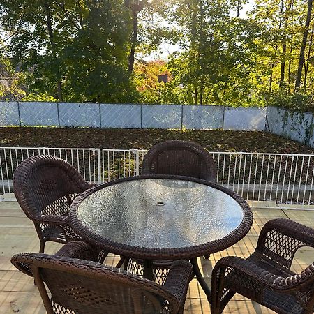 Room In Single Family House - Suburban Neighborhood In Boston Camera foto