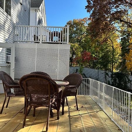 Room In Single Family House - Suburban Neighborhood In Boston Camera foto