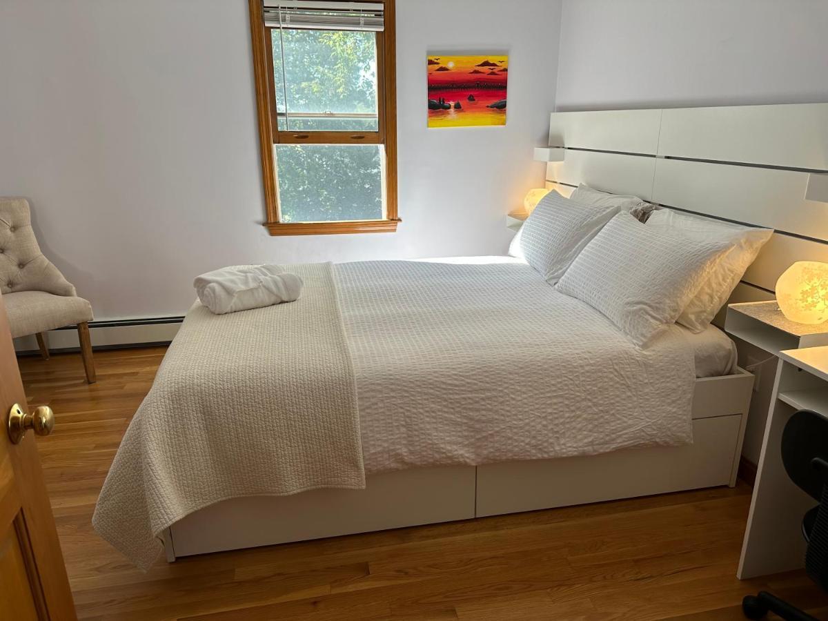 Room In Single Family House - Suburban Neighborhood In Boston Camera foto
